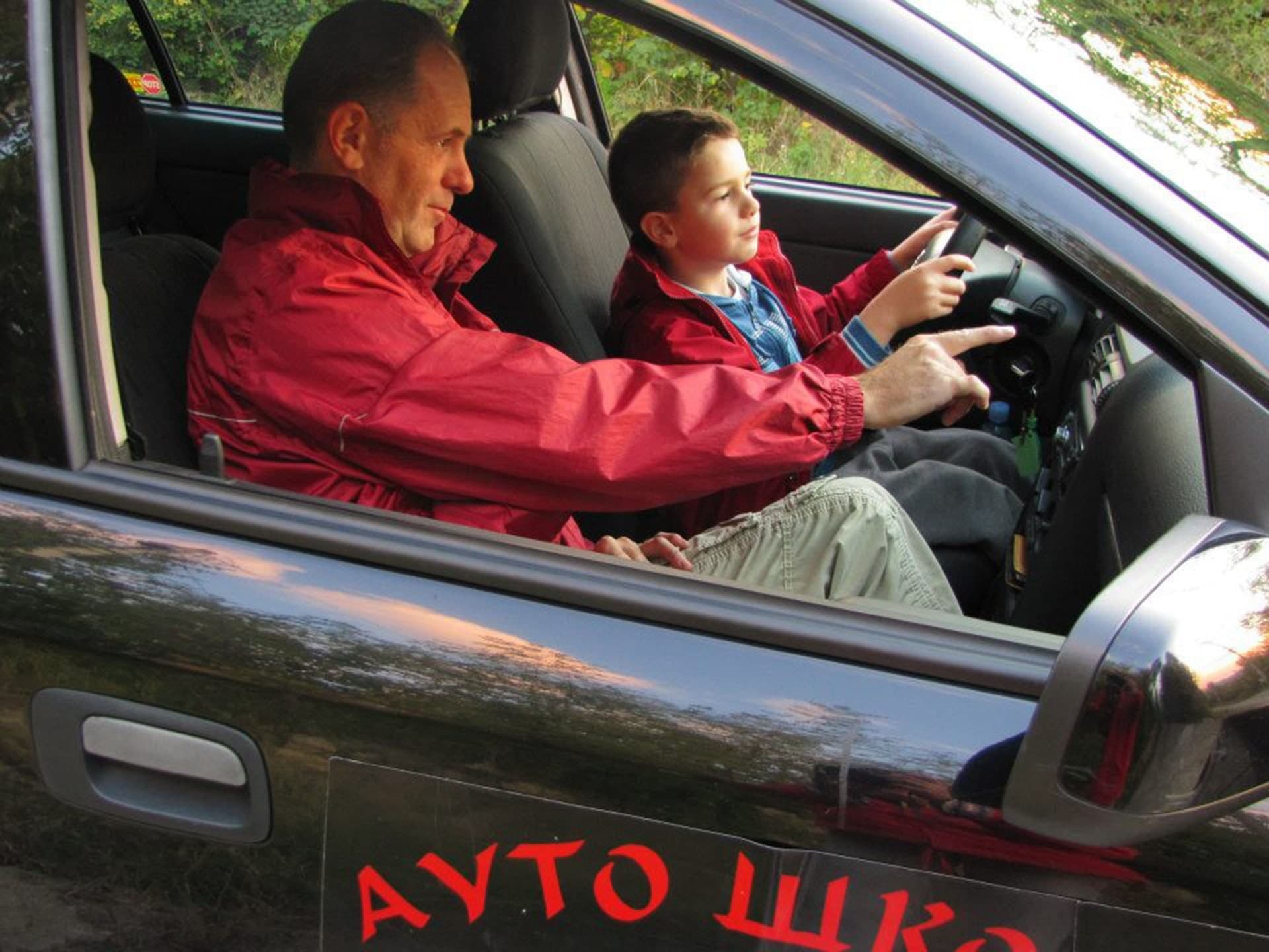 Instruktor vožnje Goran Đorđević - InstruktorVoznje.rs
